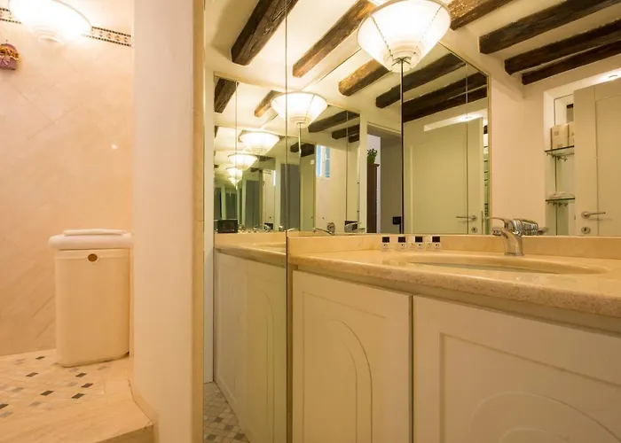 Astonish Cathedral View Apartment